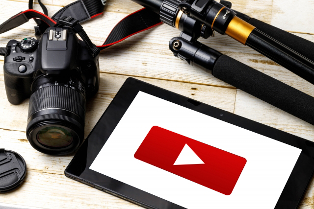 YOUTUBER