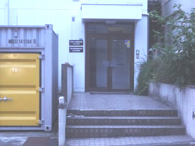 建物入口の扉