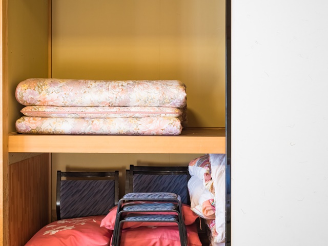 押入れに布団を直置きするイメージ