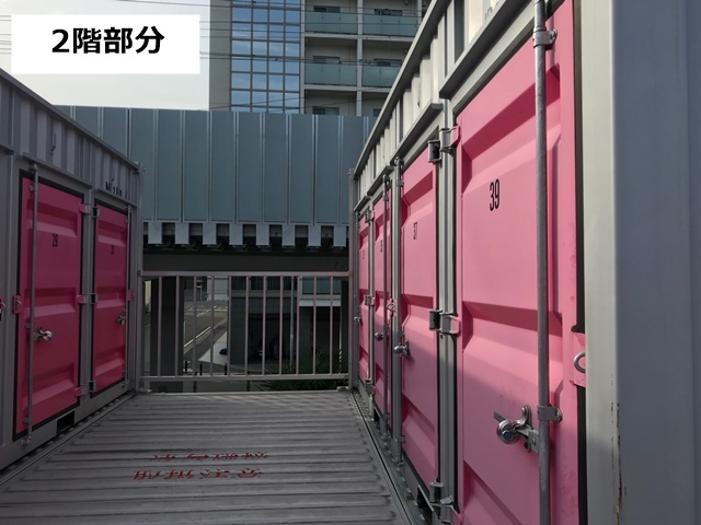 屋外型トランクルーム(コンテナ)の2階