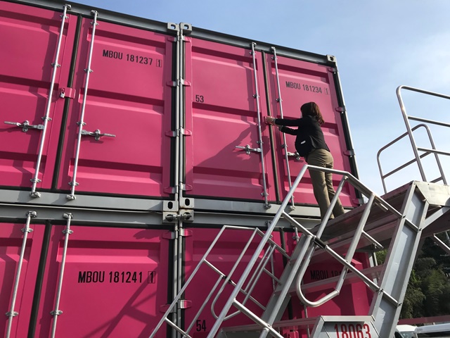 屋外型トランクルーム(コンテナ)の2階