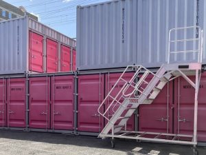 屋外型トランクルーム(コンテナ)の2階