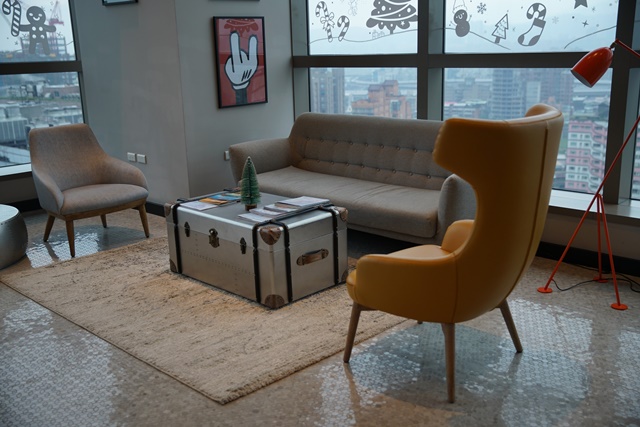 スーツケースをおしゃれなインテリアに