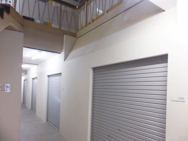 オフィス移転にトランクルームを活用