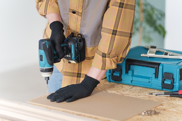 趣味の部屋でDIYを楽しむイメージ