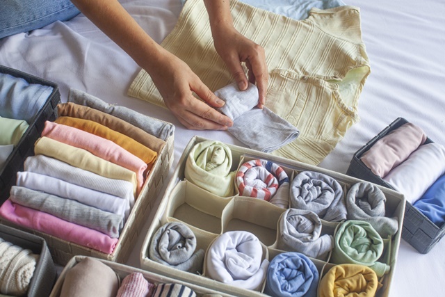 大量の洋服を収納する方法！自宅のクローゼットがスッキリ片付くコツ