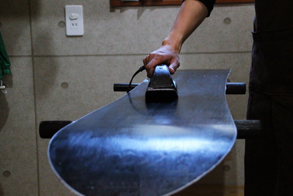 収納・保管前のスノーボードのメンテナンス