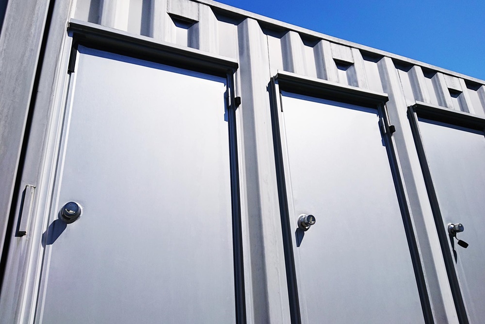 キャンプ道具をトランクルームに収納する