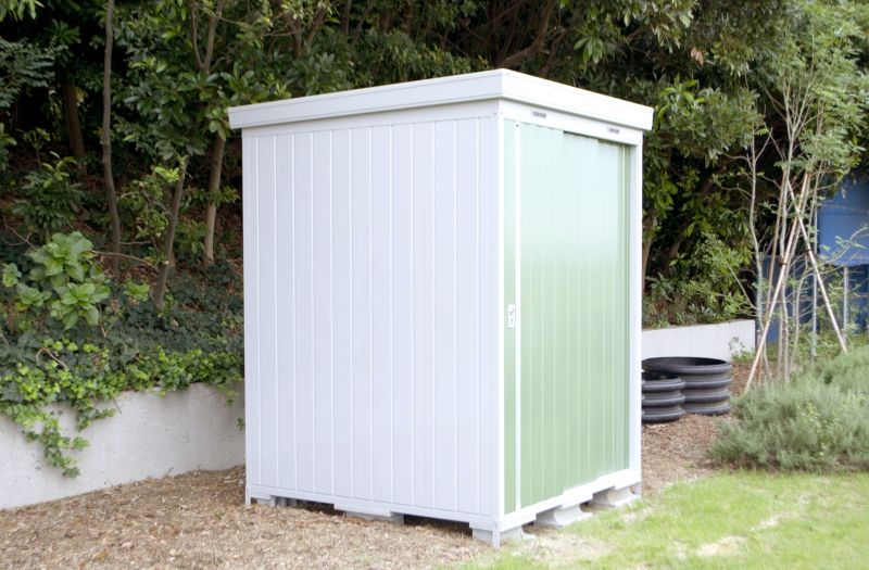 庭に置いてある物置