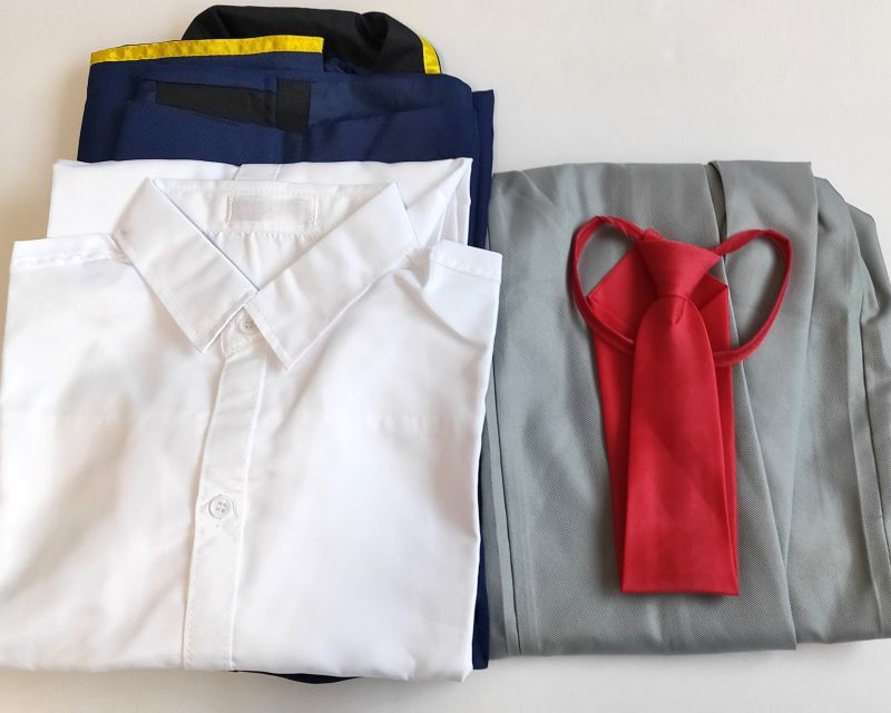 きれいに畳んである学生の制服