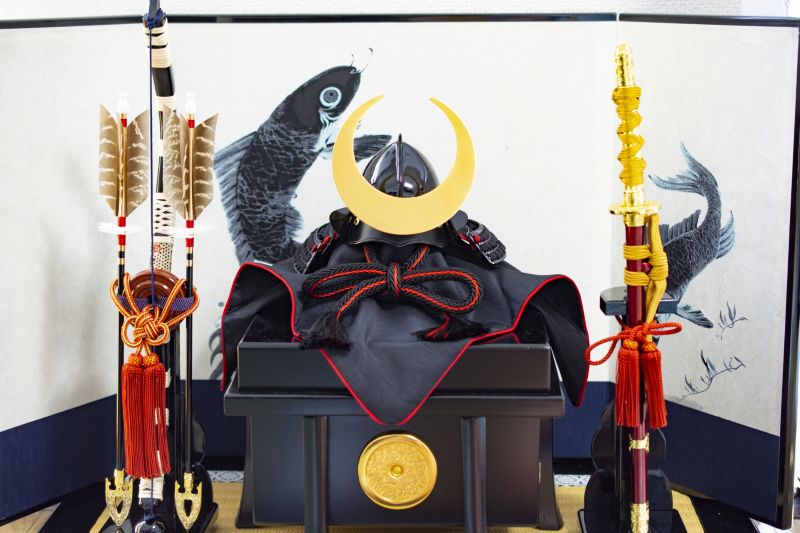 五月人形の兜と刀と弓のセット