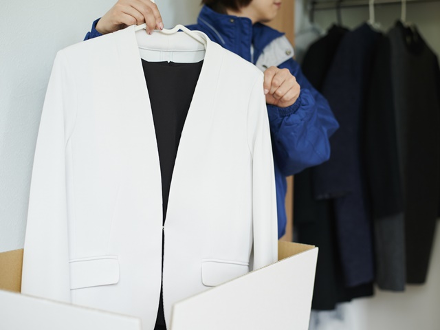 トランクルームに服を保管するポイントは？失敗しない衣類の収納方法