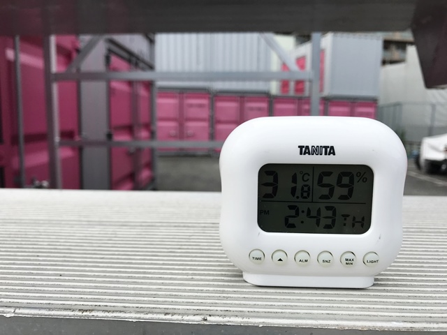 コンテナ倉庫の温度はどれくらい?