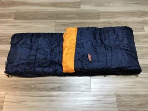 フード部分を3分の1くらい折り曲げる