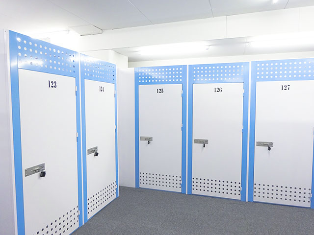 引っ越し荷物の一時保管に屋内型トランクルーム